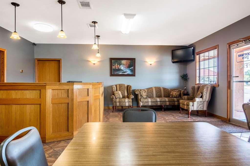 Rodeway Inn Broken Bow-Hochatown المظهر الداخلي الصورة