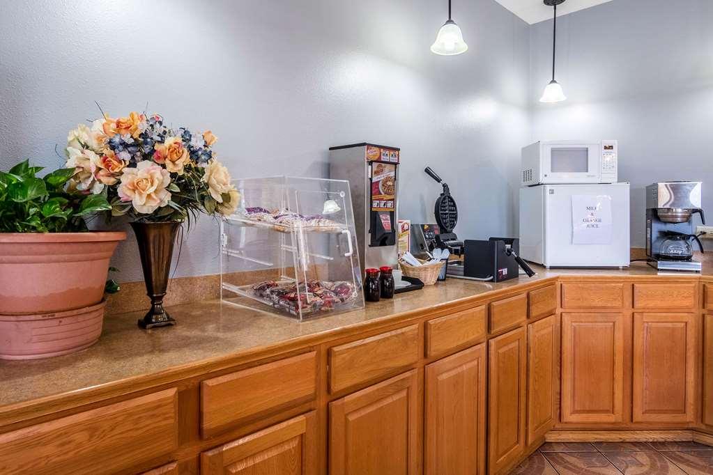 Rodeway Inn Broken Bow-Hochatown المطعم الصورة