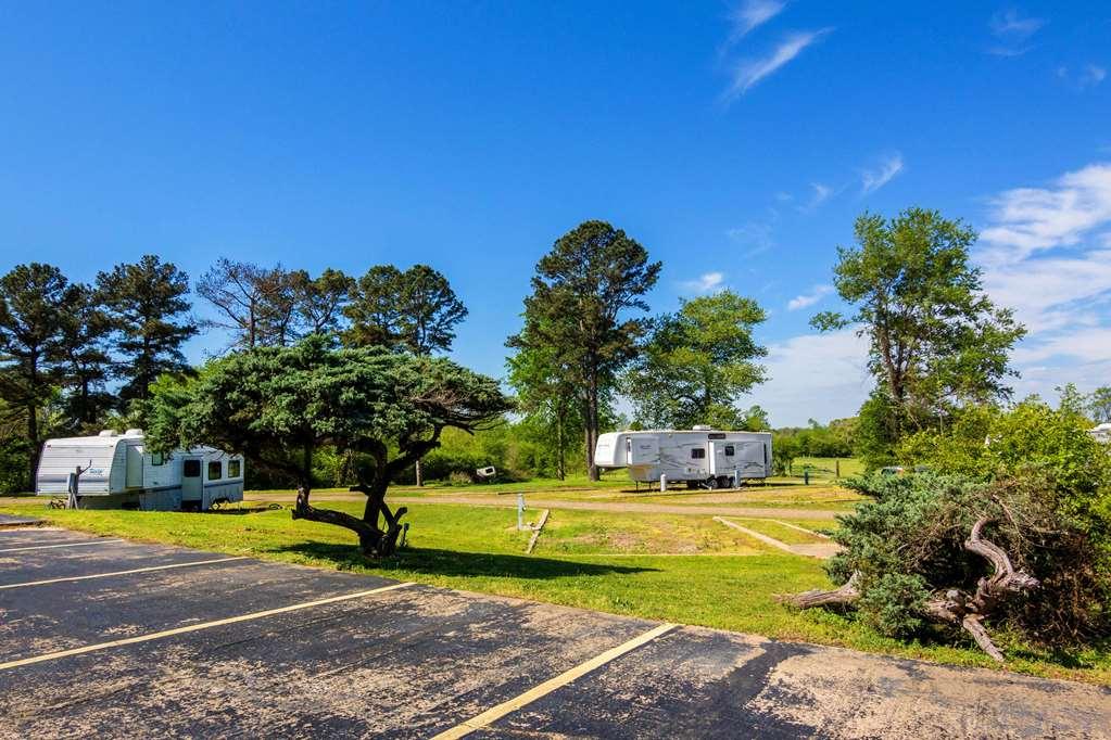 Rodeway Inn Broken Bow-Hochatown وسائل الراحة الصورة