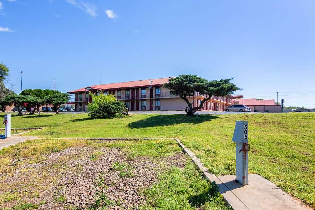Rodeway Inn Broken Bow-Hochatown وسائل الراحة الصورة